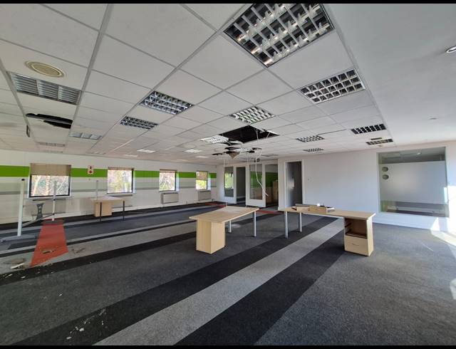 1,099M² OFFICE TO LET IN HYDE PARK